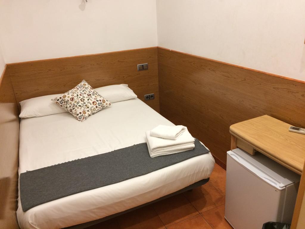 Estudios Pelayo Guest House Barcelona Ngoại thất bức ảnh