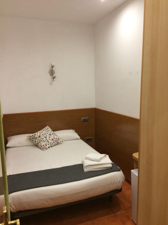 Estudios Pelayo Guest House Barcelona Phòng bức ảnh